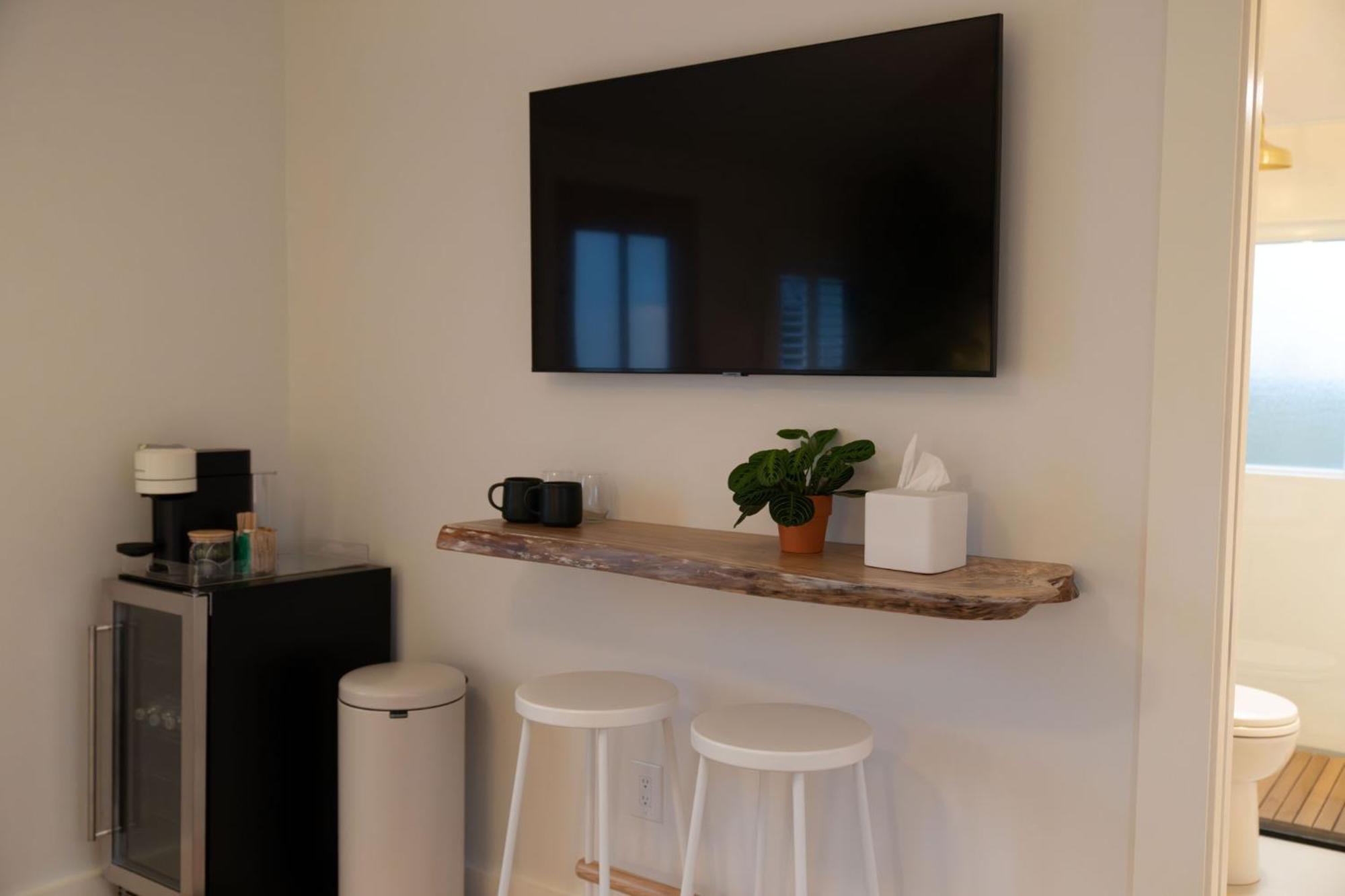 Sisu, A Boutique Motel 普里茅斯 外观 照片